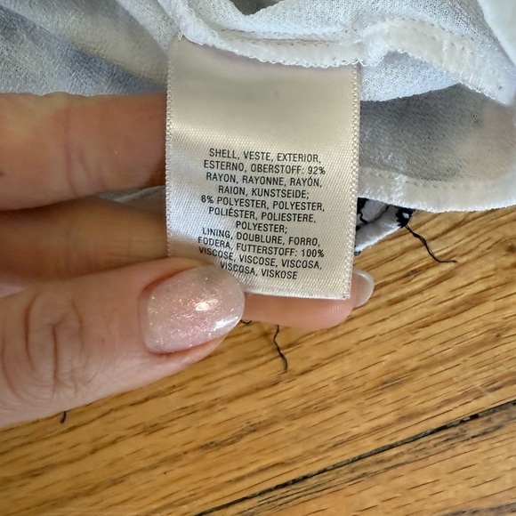 Anthropologie Maeve Coralie Black and White Floral Eyelet Wrap Tank Top size 4 - Picture 4 of 7